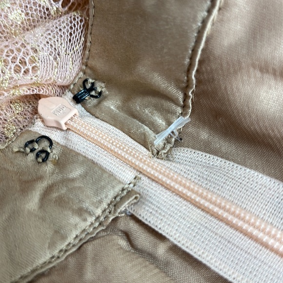 NWT Very J Rose Gold Skater Skirt Accordion Pleat Lace Overlay Mini Skirt - Picture 7 of 7